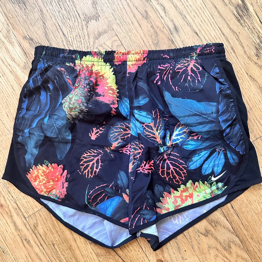 Nike running short